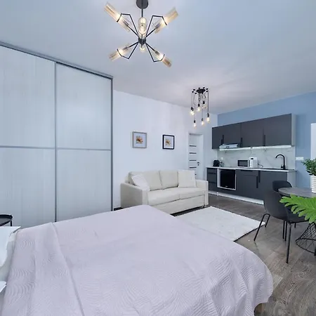 Laurinska Design For 4 דירה